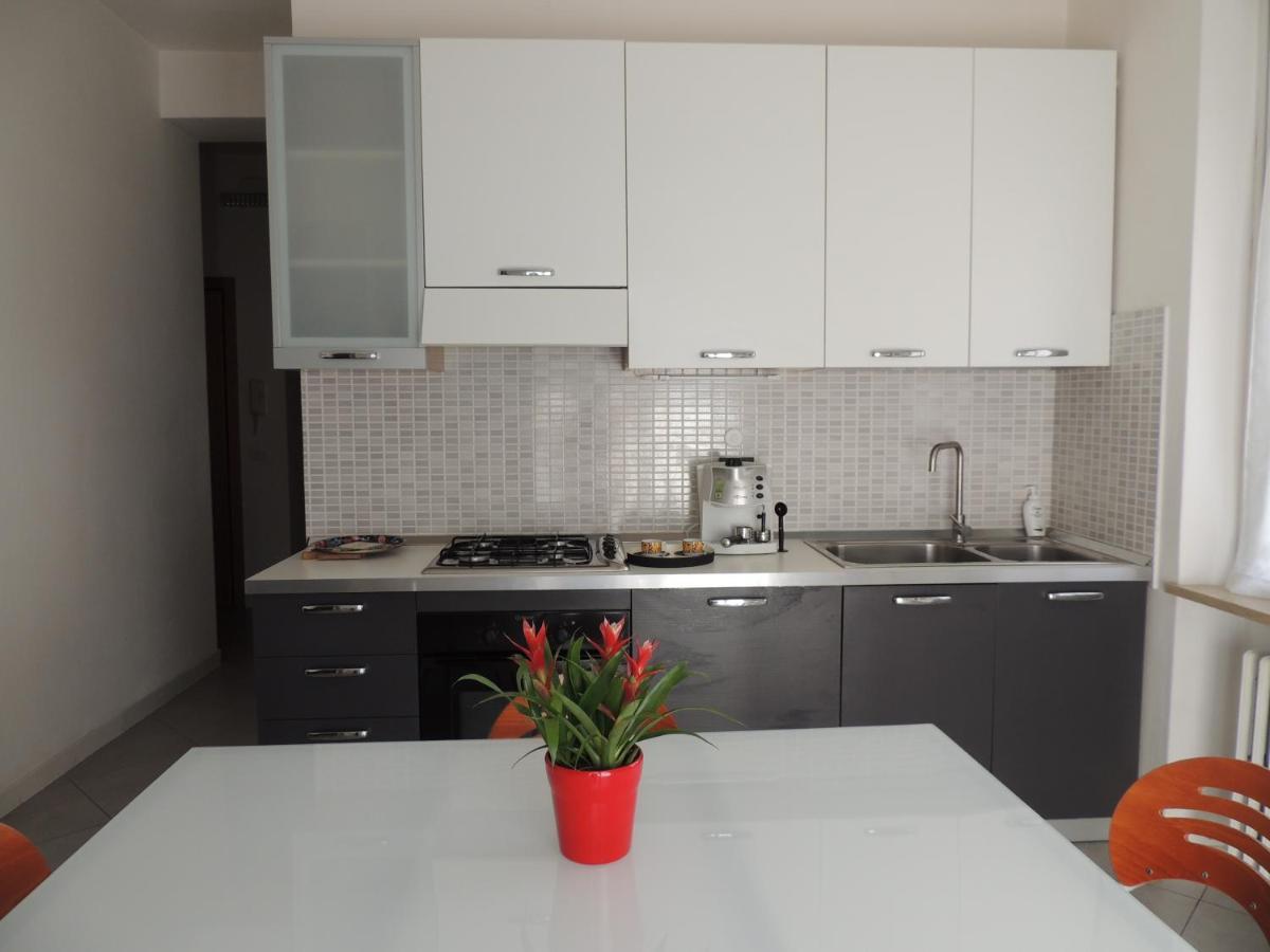 "Casa Giuliari" In Borgo Roma Vicino Policlinico Univr Fiera Apartment Verona Luaran gambar