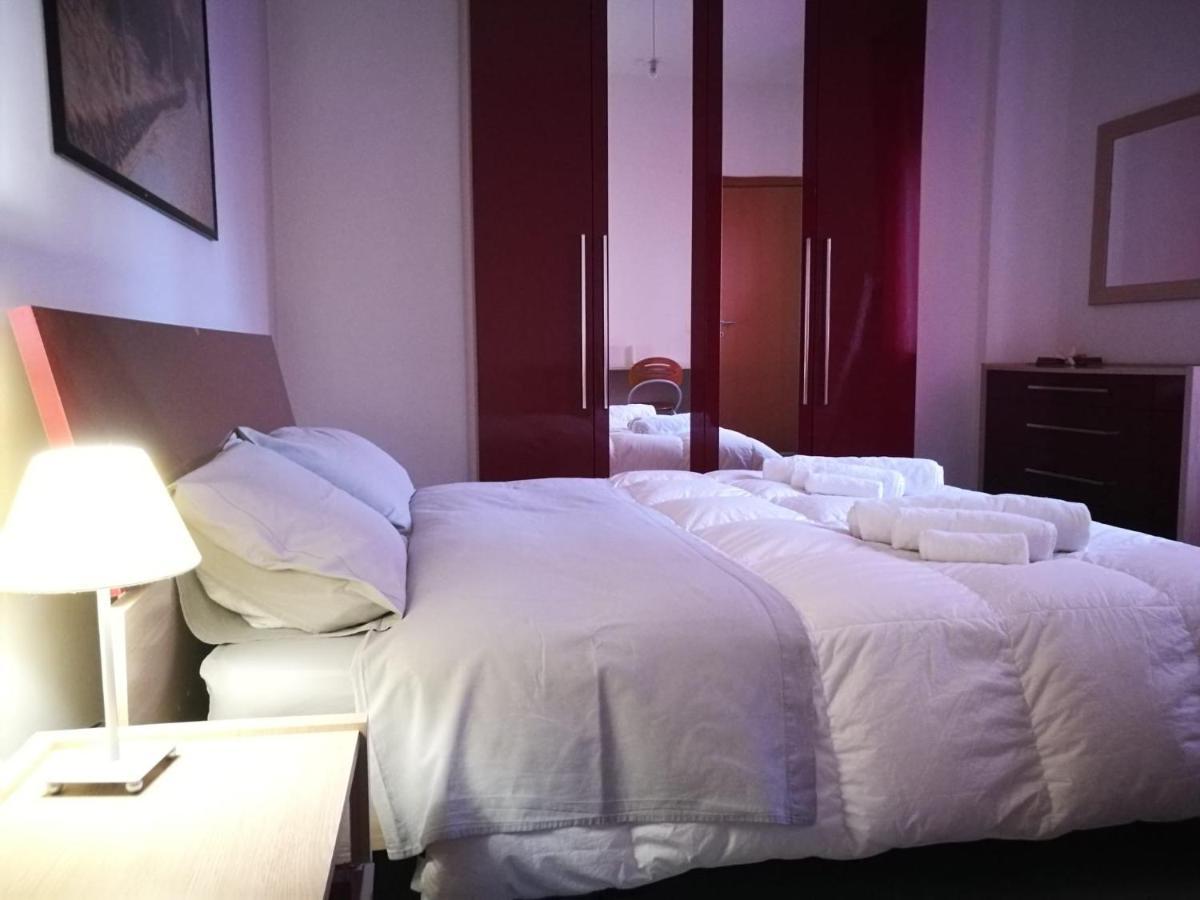 "Casa Giuliari" In Borgo Roma Vicino Policlinico Univr Fiera Apartment Verona Luaran gambar