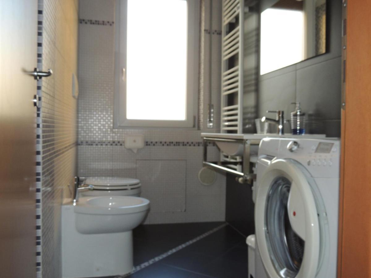 "Casa Giuliari" In Borgo Roma Vicino Policlinico Univr Fiera Apartment Verona Luaran gambar