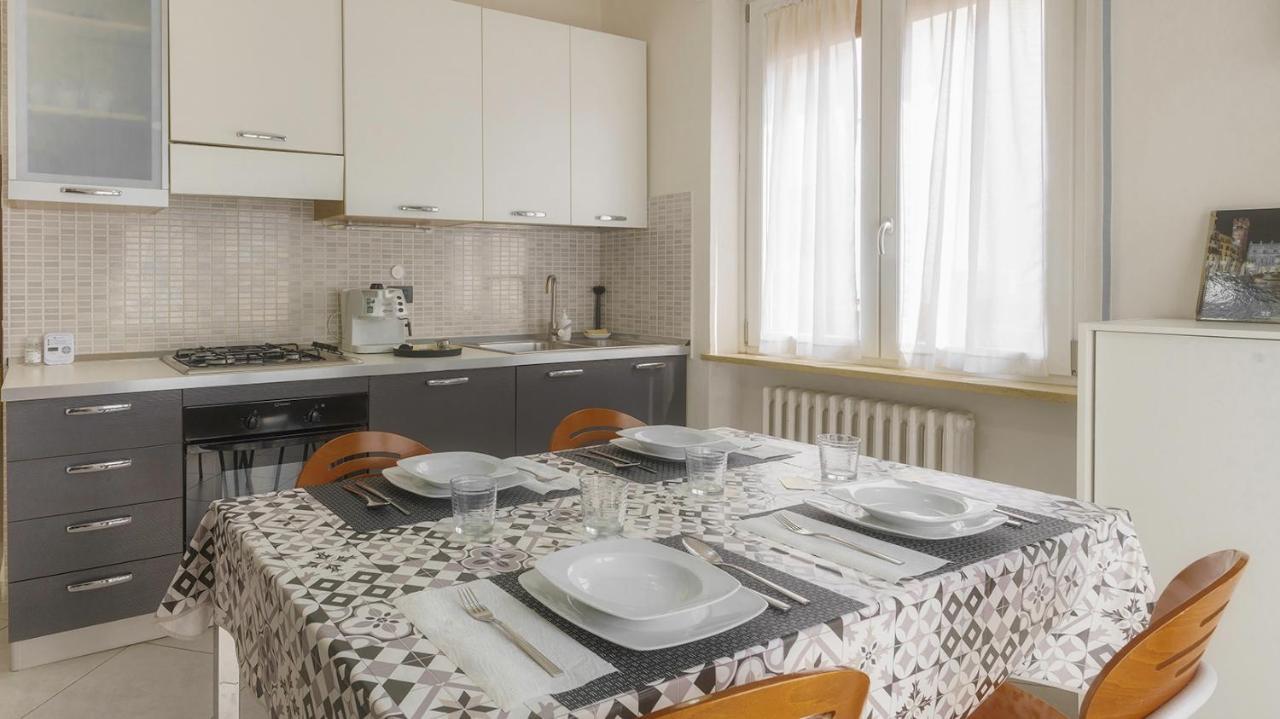 "Casa Giuliari" In Borgo Roma Vicino Policlinico Univr Fiera Apartment Verona Luaran gambar